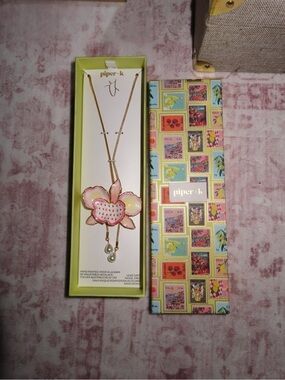NWT Piper K Hand-Painted Pink Flower Pendant Necklace w/ Pearl